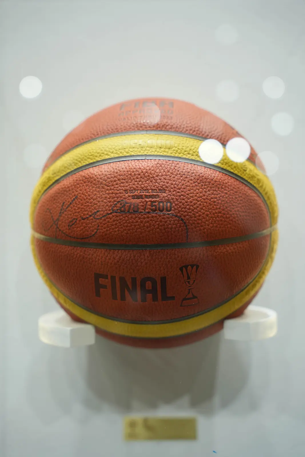 OFFICIAL MOLTEN GAME BALL, view 2