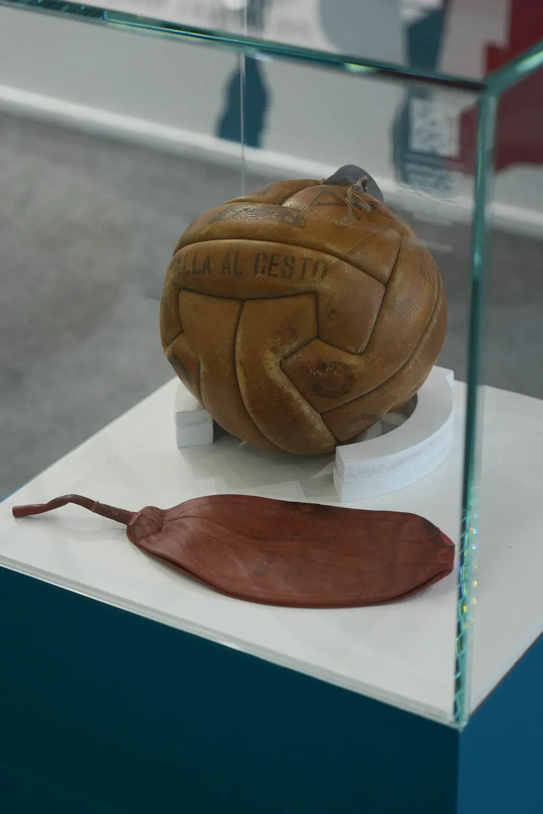 LEARN ABOUT HISTORY AND SOCIETY WITH AN ITALIAN URUGUAYAN BALL, view 2